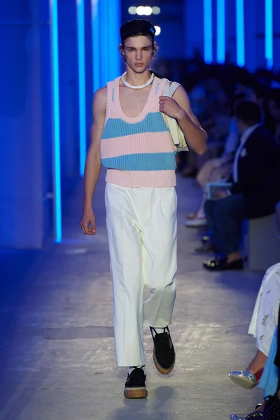 Look 64